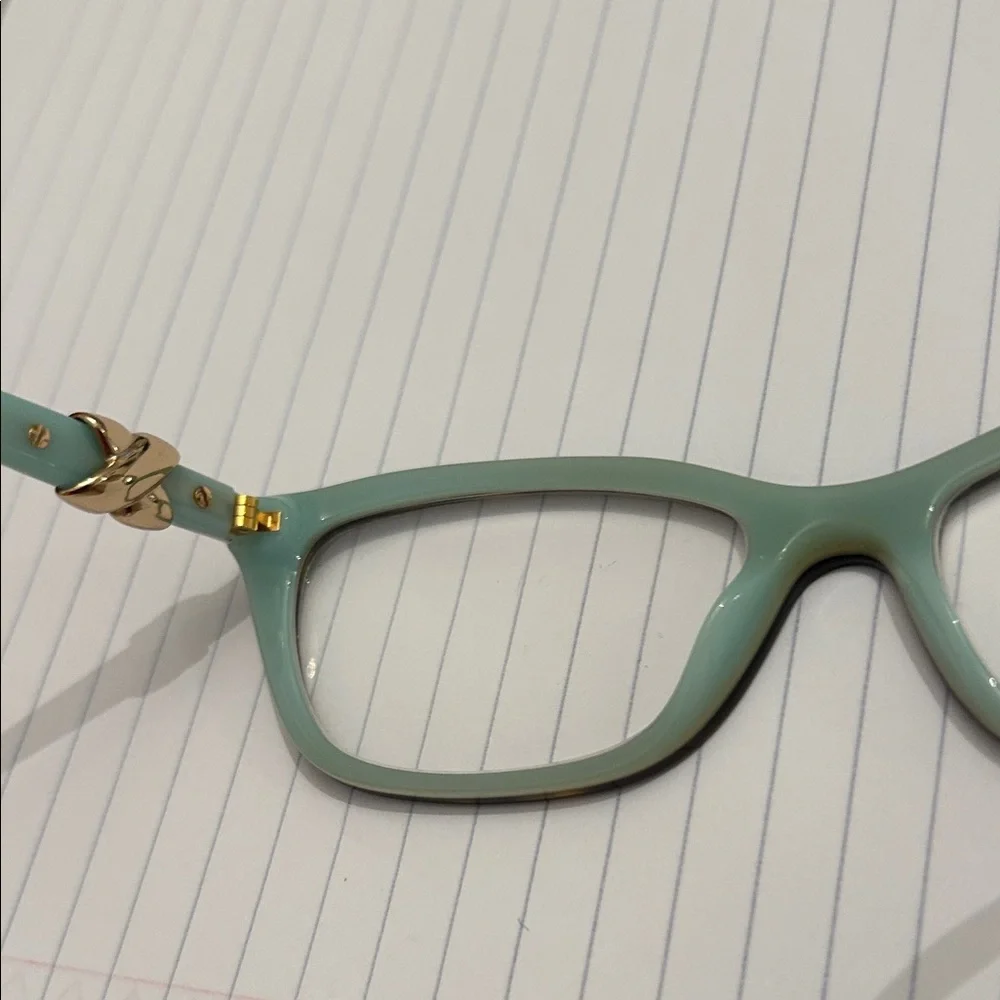 Tiffany & Co +2.00 readers. Stylish Black and Blue readers. Excellent condition - Picture 8 of 9
